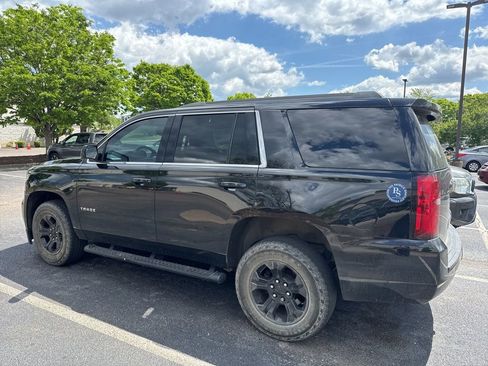 Used 2019 Chevrolet Tahoe LS w/ Enhanced Driver Alert Package AWD/4WD image 3