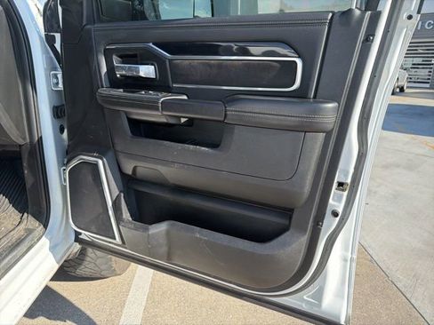 Used 2022 RAM 2500 Laramie AWD/4WD image 16