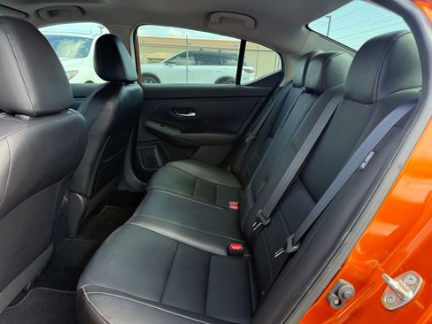 Used 2021 Nissan Sentra SR w/ SR Premium Package FWD image 10