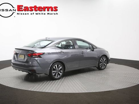 Used 2021 Nissan Versa SR FWD image 40