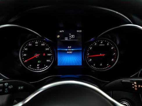 Used 2022 Mercedes-Benz GLC 300 4MATIC image 19