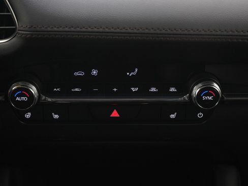 Used 2024 MAZDA MAZDA3 Hatchback w/Premium Plus Pkg image 19