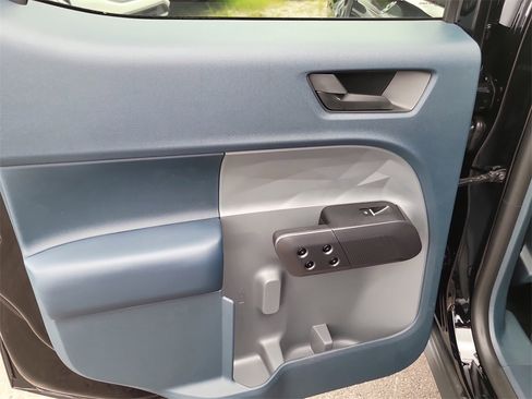 New 2025 Ford Maverick Lariat w/ Black Appearance Package image 8