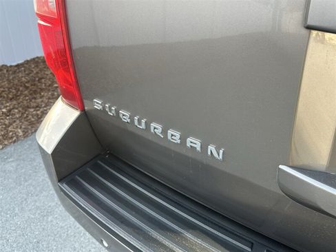 Used 2012 Chevrolet Suburban LT AWD/4WD image 43