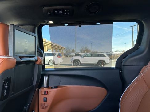 New 2026 Chrysler Pacifica Pinnacle FWD image 19