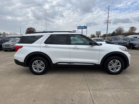 Used 2021 Ford Explorer XLT w/ Class III Trailer Tow Package image 8