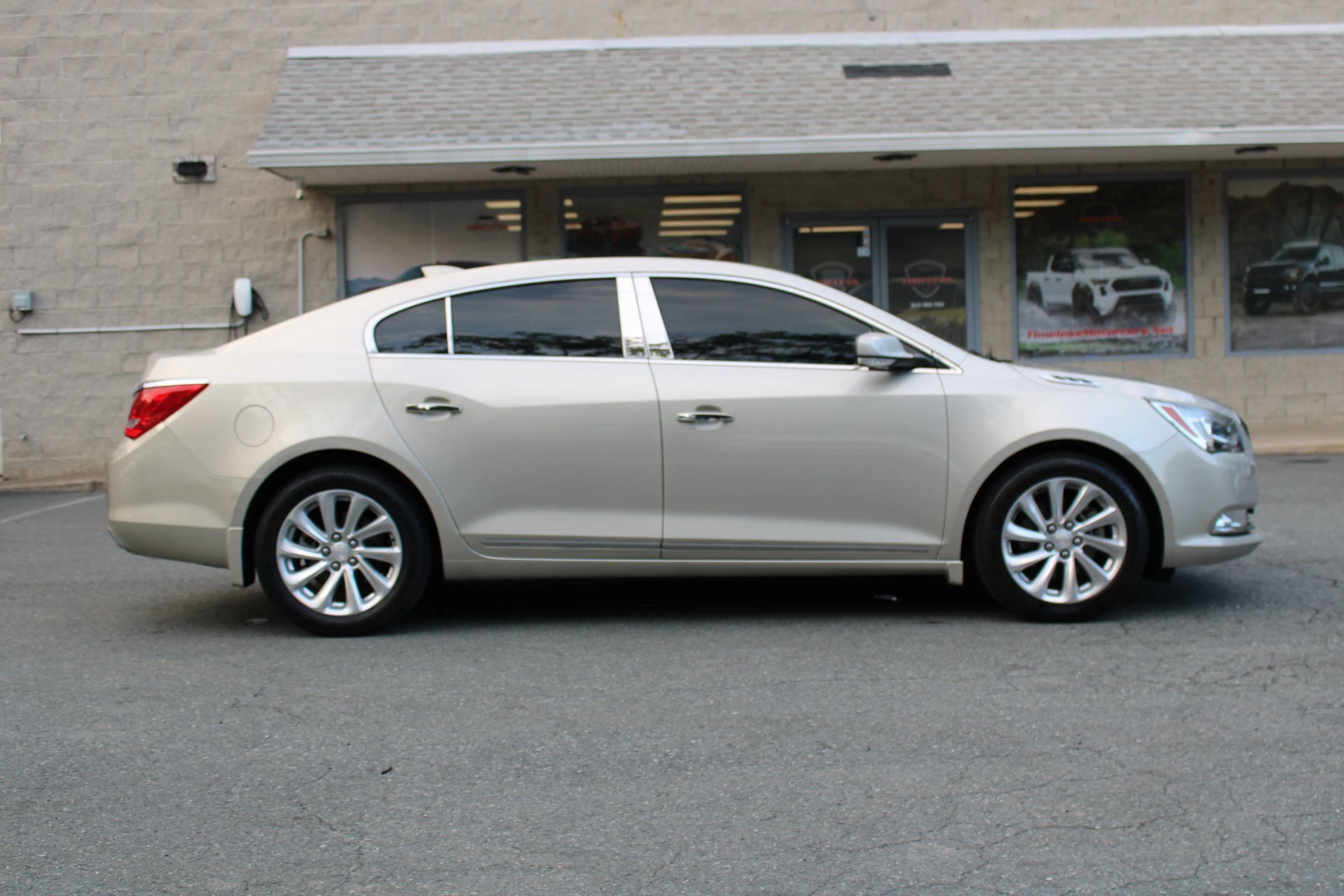 Used 2016 Buick LaCrosse Leather FWD image 24