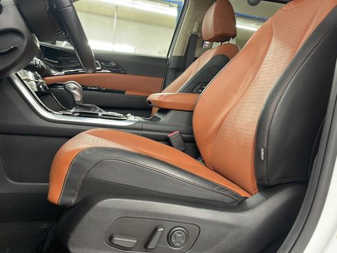 Used 2024 Kia Carnival SX Prestige image 2