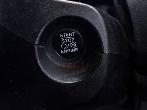 Used 2017 Jeep Renegade Sport w/ Power & Air Group image 17