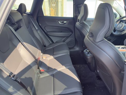 Certified 2023 Volvo XC60 B6 Ultimate image 30