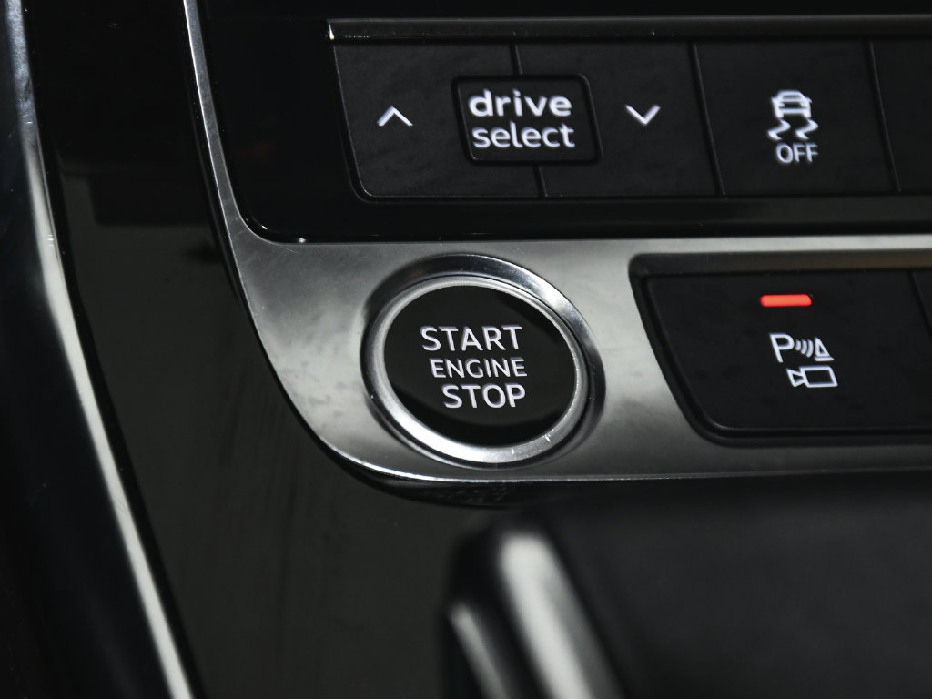 Used 2022 Audi Q8 Premium AWD/4WD image 36