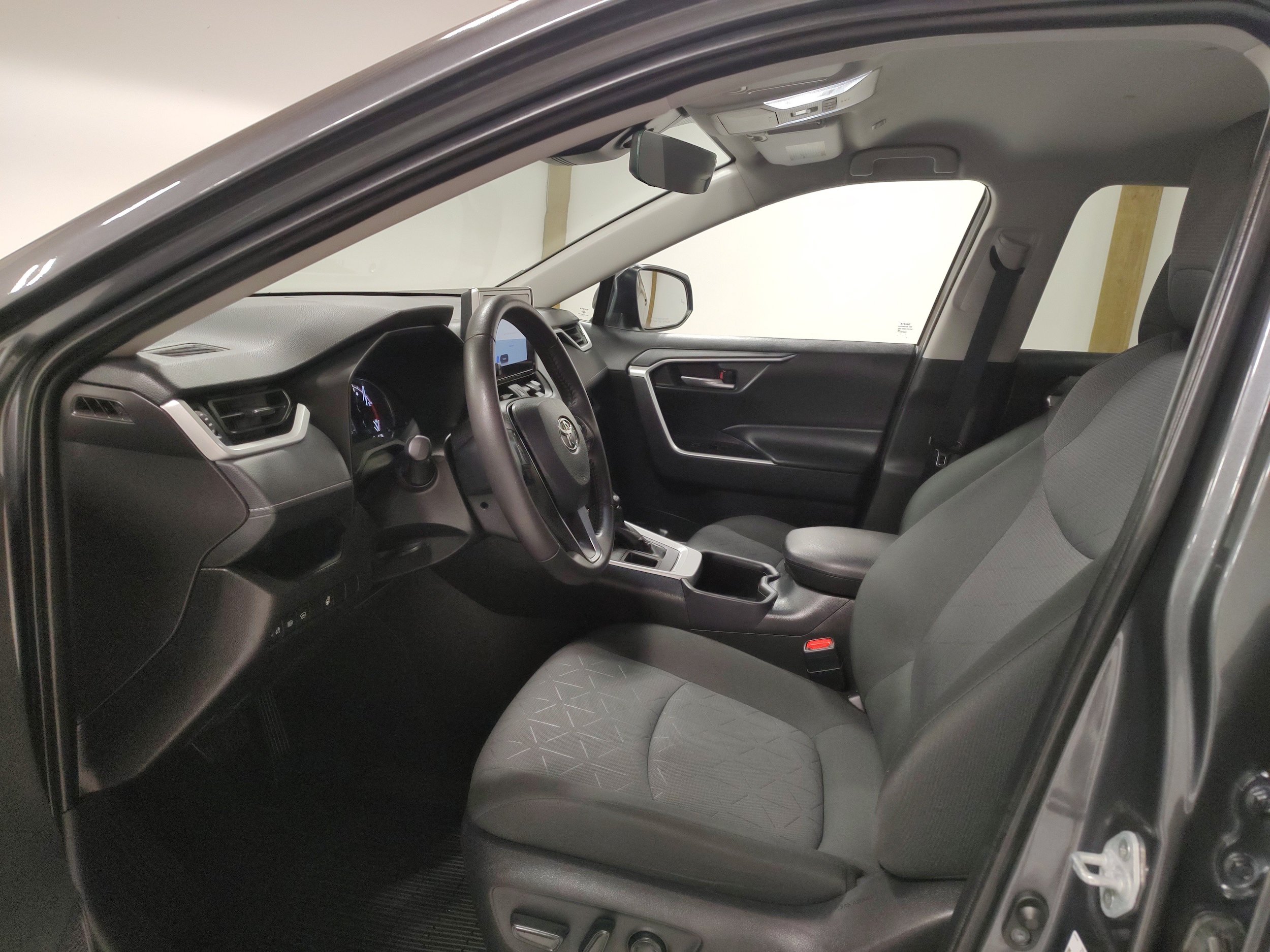 Used 2025 Toyota RAV4 XLE w/ Weather Package AWD/4WD image 10