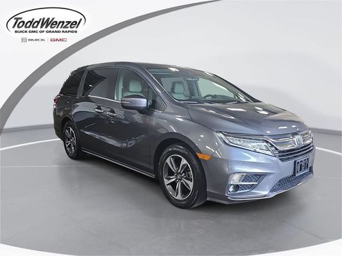 Used 2018 Honda Odyssey Touring image 1
