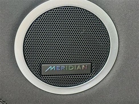 Used 2024 Land Rover Discovery S image 21