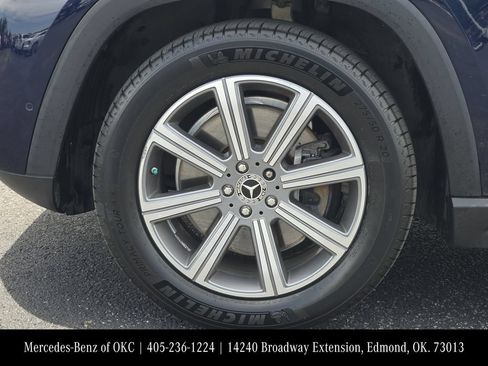Used 2021 Mercedes-Benz GLS 450 4MATIC image 9