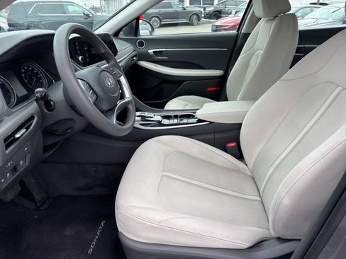 Used 2023 Hyundai Sonata SEL w/ Winter Weather Package image 16