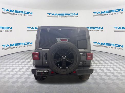 Used 2019 Jeep Wrangler Unlimited Sahara image 4
