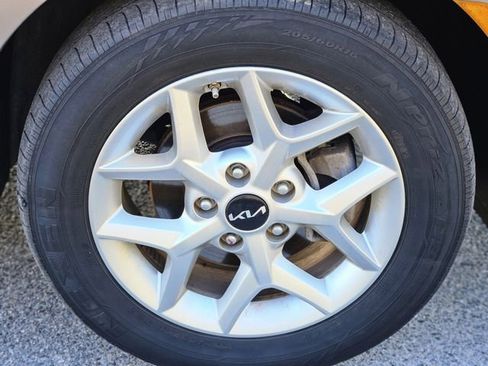 Used 2024 Kia Soul LX w/ Option Group 015 FWD image 10