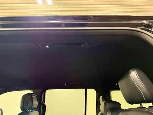 Used 2023 Jeep Wagoneer L Series II AWD/4WD image 51