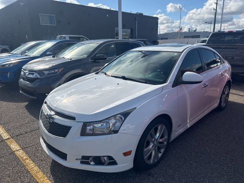 Used 2014 Chevrolet Cruze LTZ w/ RS Package FWD image 3