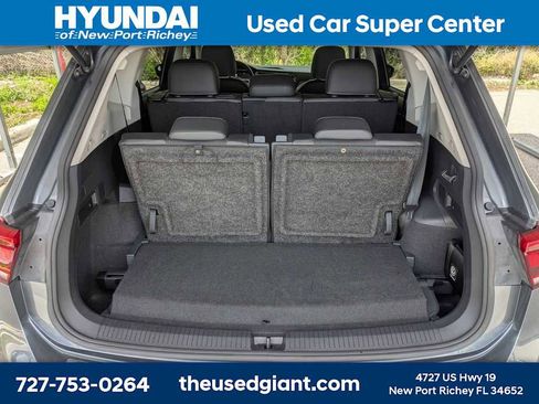 Used 2023 Volkswagen Tiguan SE FWD image 12