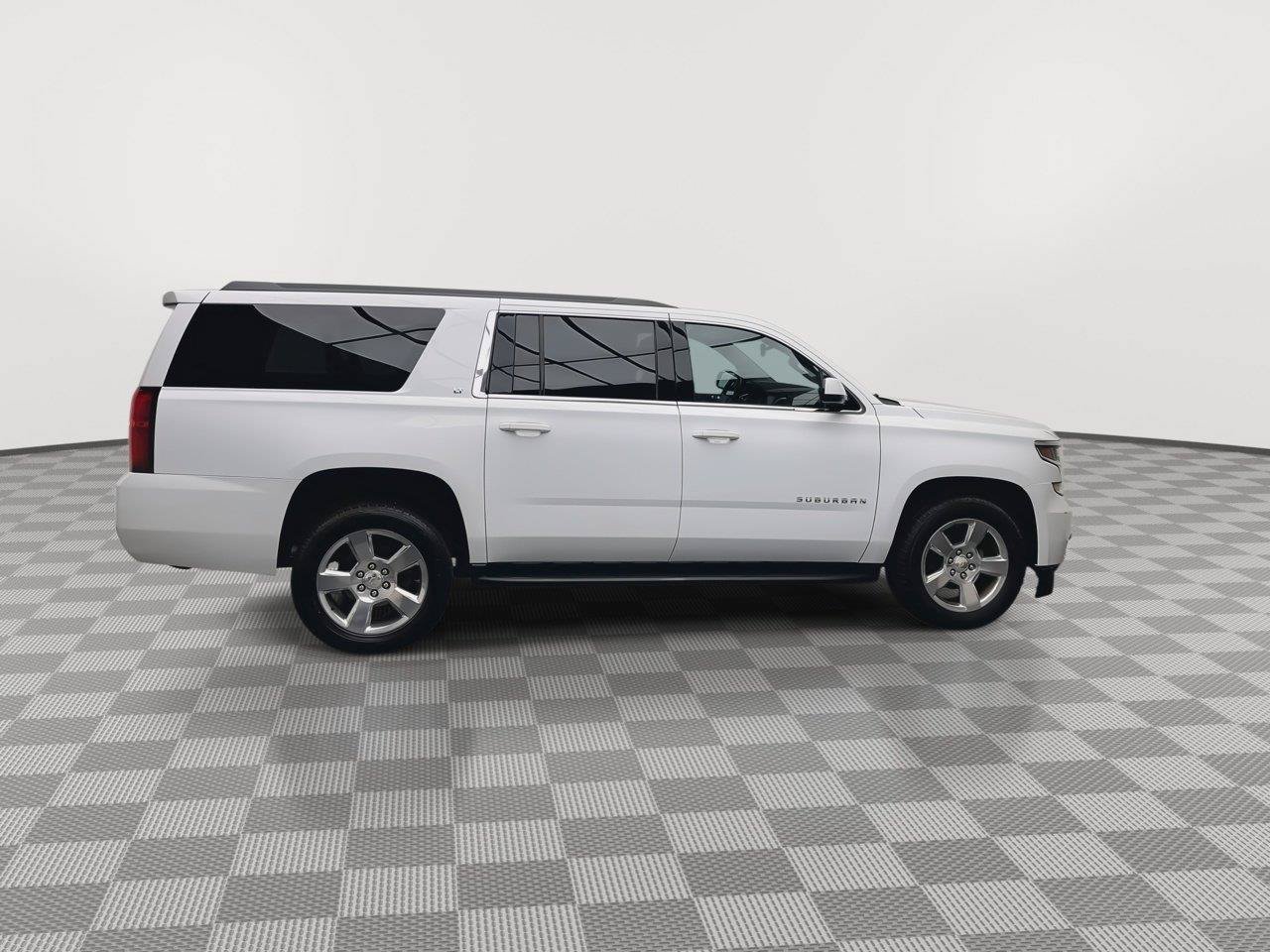 Used 2020 Chevrolet Suburban LT AWD/4WD image 39