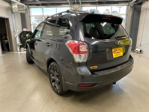 Used 2018 Subaru Forester 2.5i Premium image 3