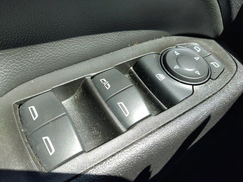 Used 2021 Chevrolet Equinox LT FWD image 27