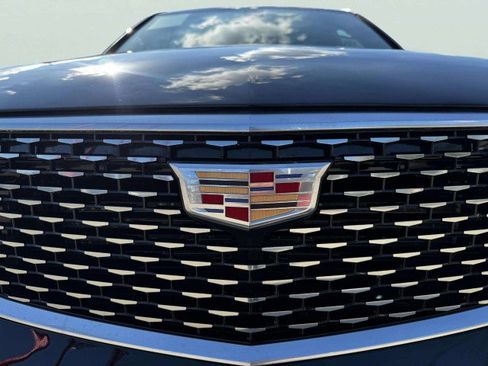 Used 2024 Cadillac XT6 Luxury w/ LPO, Floor Liner Package image 13