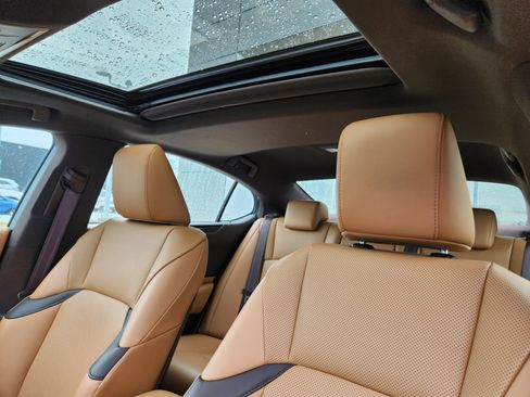 Used 2020 Lexus ES 350 w/ Premium Package image 12