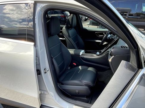 Used 2026 Mercedes-Benz GLC 300 4MATIC image 31
