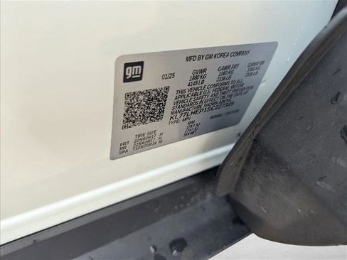 Used 2025 Chevrolet Trax LT FWD image 16
