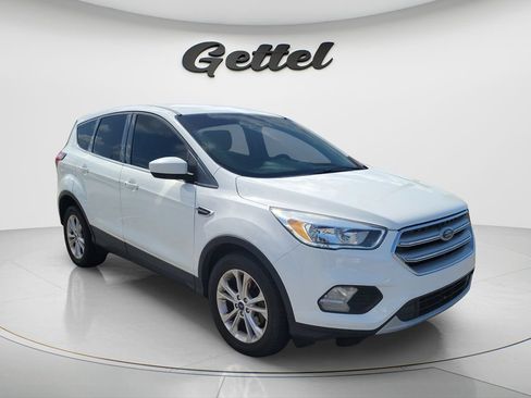 Used 2019 Ford Escape SE FWD image 2