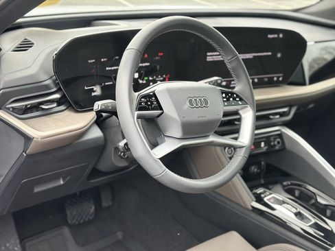 Used 2025 Audi Q5 Premium Plus image 12