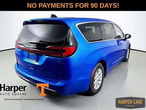 New 2026 Chrysler Pacifica Select image 6