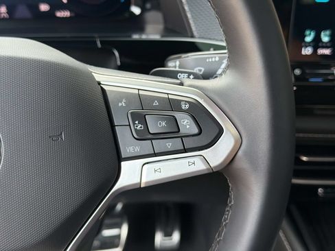 Used 2026 Volkswagen Atlas Cross Sport SEL Premium R-Line AWD/4WD image 27