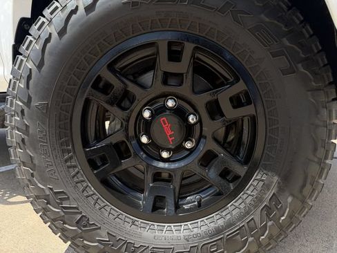 Used 2022 Toyota 4Runner SR5 AWD/4WD image 10