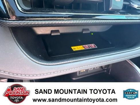 Used 2025 Toyota Highlander XSE AWD/4WD image 23