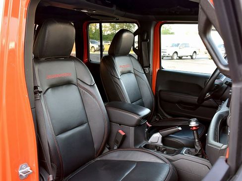 Used 2018 Jeep Wrangler Unlimited Rubicon w/ Dual Top Group image 31