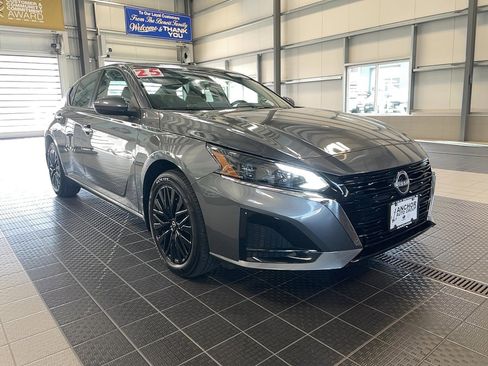 Used 2025 Nissan Altima 2.5 SV w/ SV Special Edition Package AWD/4WD image 1