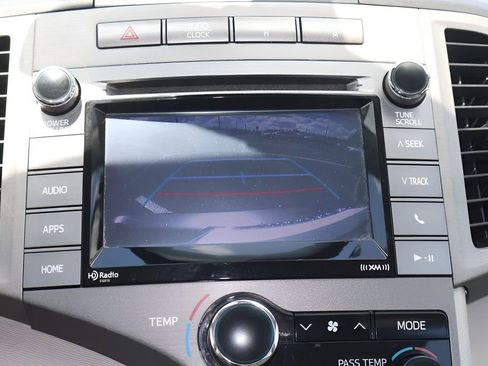 Used 2015 Toyota Venza LE AWD/4WD image 24