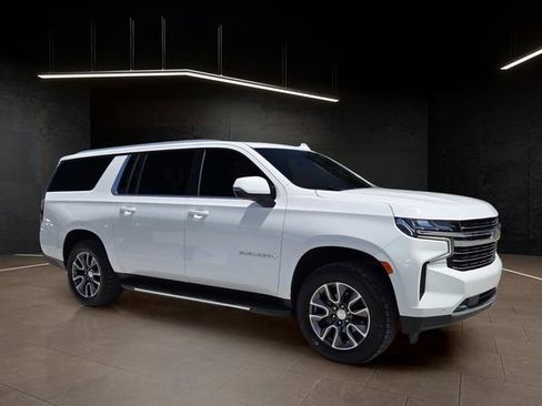 Used 2021 Chevrolet Suburban LT w/ Luxury Package RWD image 1