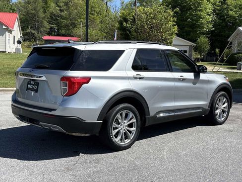 Used 2023 Ford Explorer XLT w/ Equipment Group 202A AWD/4WD image 6
