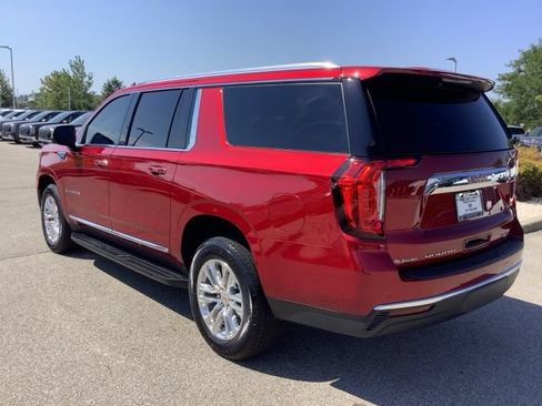 Used 2022 GMC Yukon XL SLT w/ SLT Premium Package AWD/4WD image 7