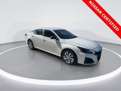 Certified 2025 Nissan Altima 2.5 S image 2