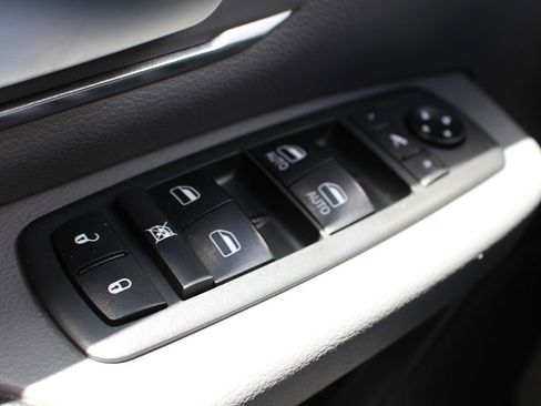 Used 2019 RAM 1500 Big Horn AWD/4WD image 9