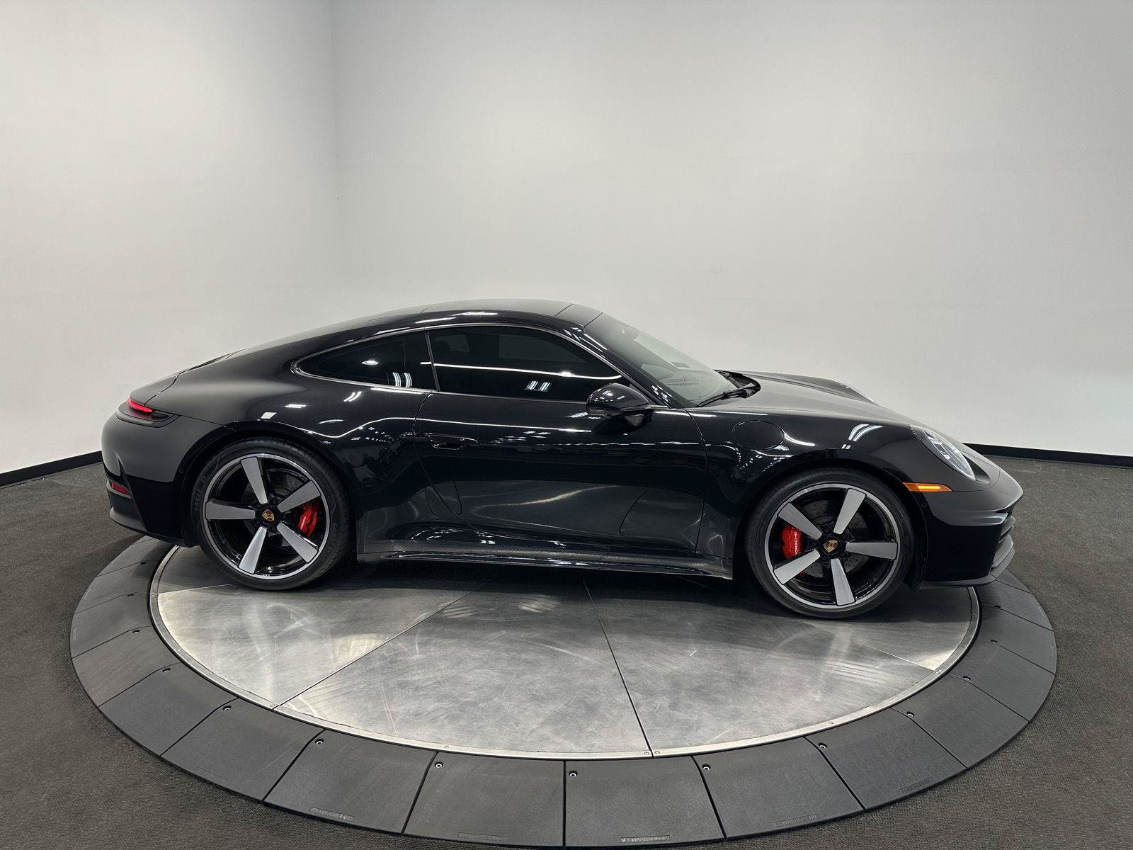 Certified 2025 Porsche 911 Carrera w/ Premium Package RWD image 8