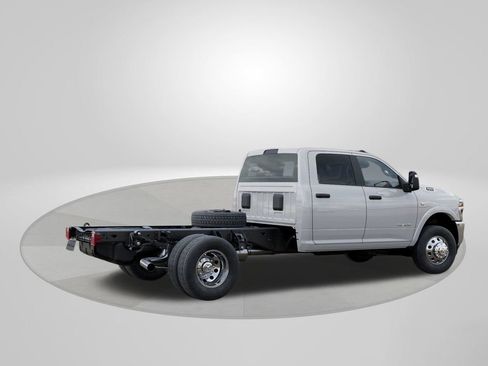 New 2025 RAM 3500 Big Horn AWD/4WD image 4