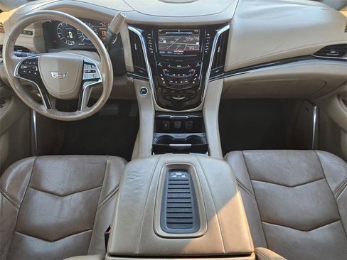 Used 2018 Cadillac Escalade ESV Platinum image 24