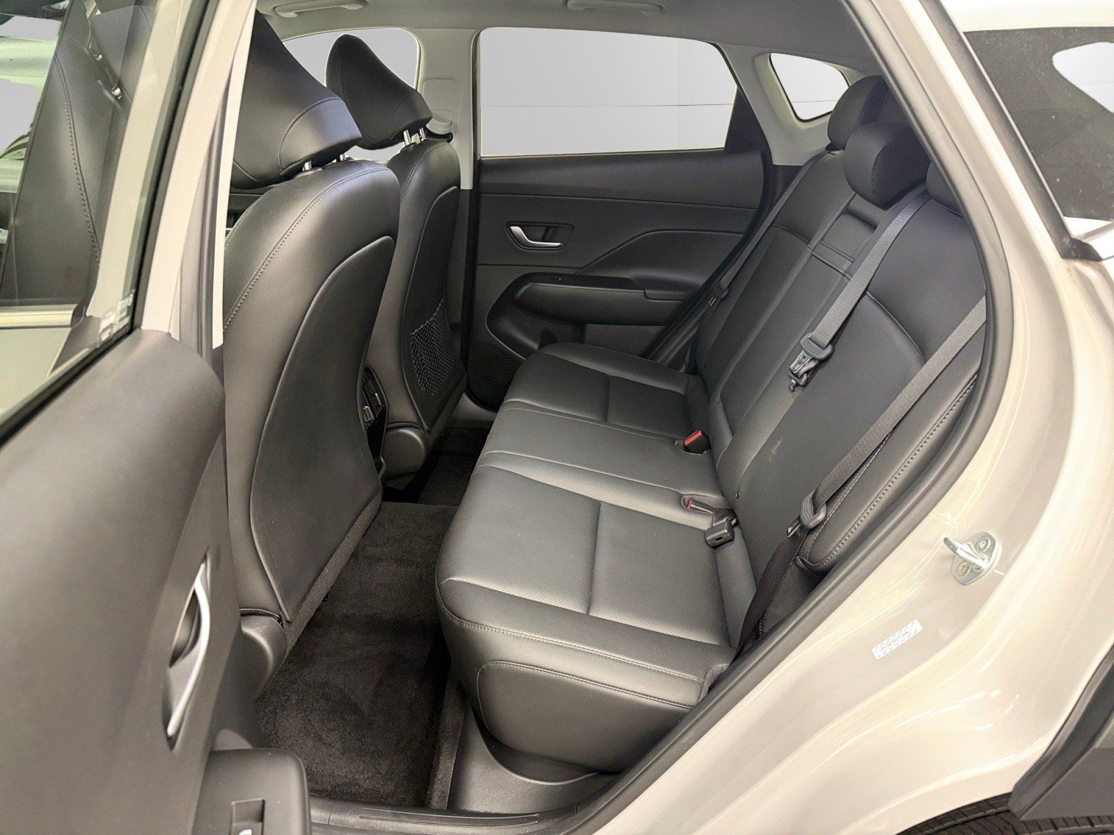 Used 2024 Hyundai Kona Limited AWD/4WD image 13